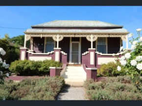 R&R Blue Diamond Luxury Cottage Maryborough, Vic